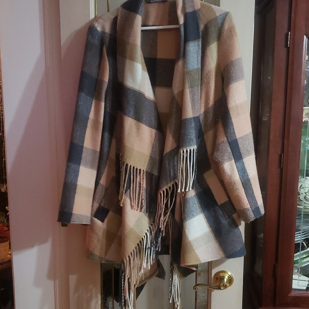 Beautiful Bonmarche' Plaid Shawl Coat/Cape with Fringe and Pockets.